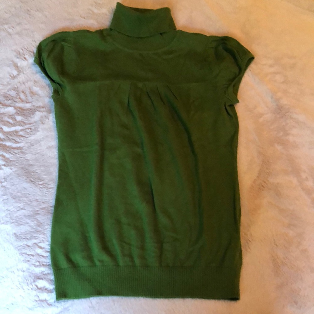 Banana Republic sweater in green